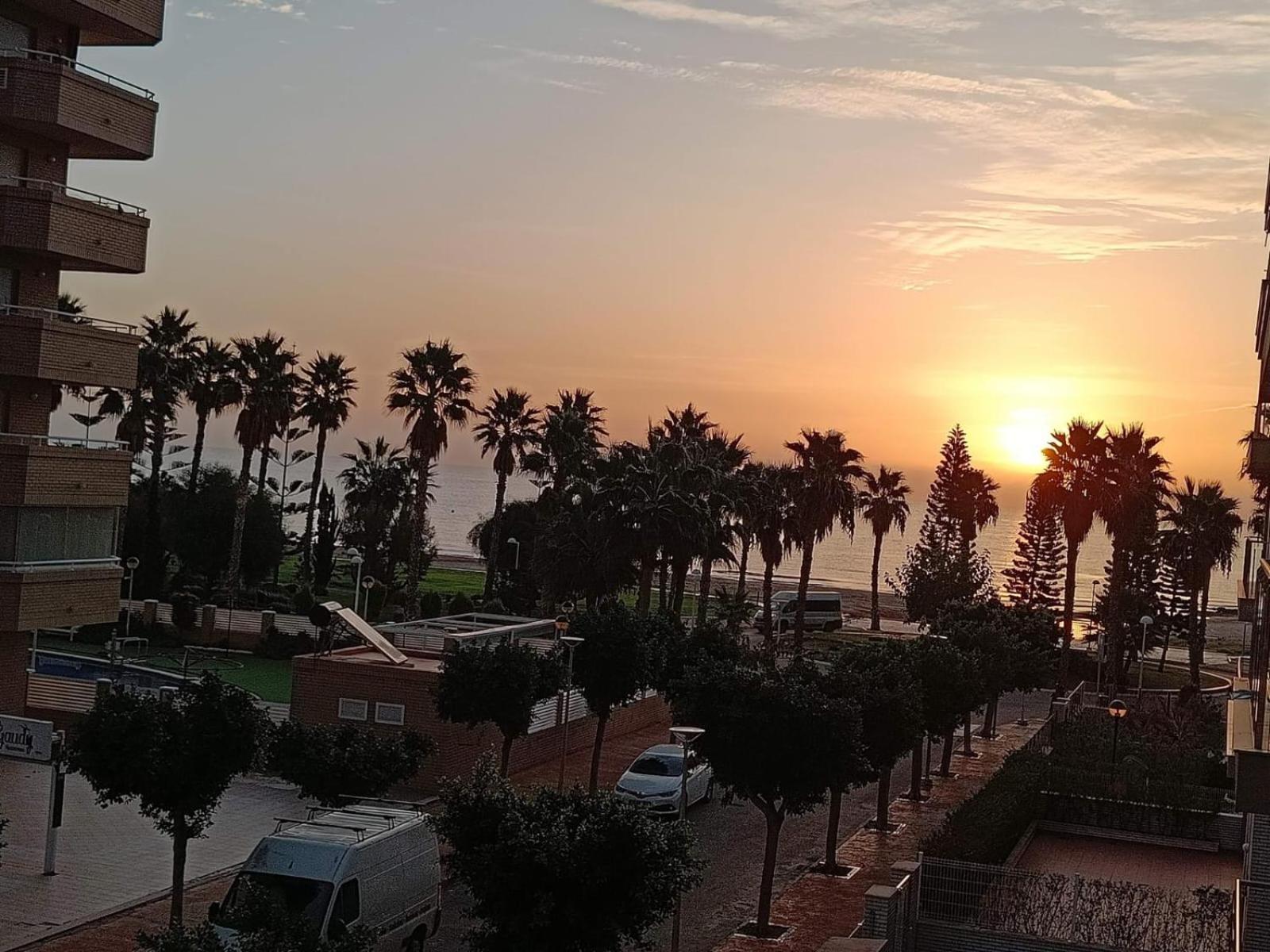 Apartamentos Be Suites Primera Linea Oropesa del Mar Bagian luar foto